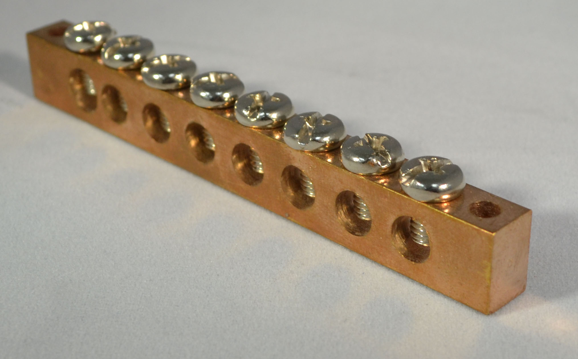 Ground Bar Dips Bar 2-PACK 900A Copper Kit- 10" Wall Grounding Bus Bar With 1 4 Terminals And Ul Material 2500 V Bus Bar Insulators Ground Bus Bar Copper Ground Bus